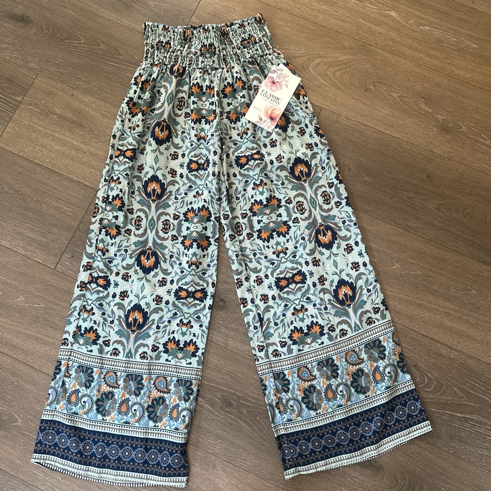 Floral Patterned Wide-Leg Pants